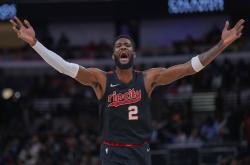 开云体育登录-快船逆转加拿大男篮，杰伦·布朗高光表现