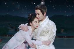 开云体育-陨落与诞生，42分15篮板7助攻，班凯罗用勒布朗式决赛之夜宣告新王当立