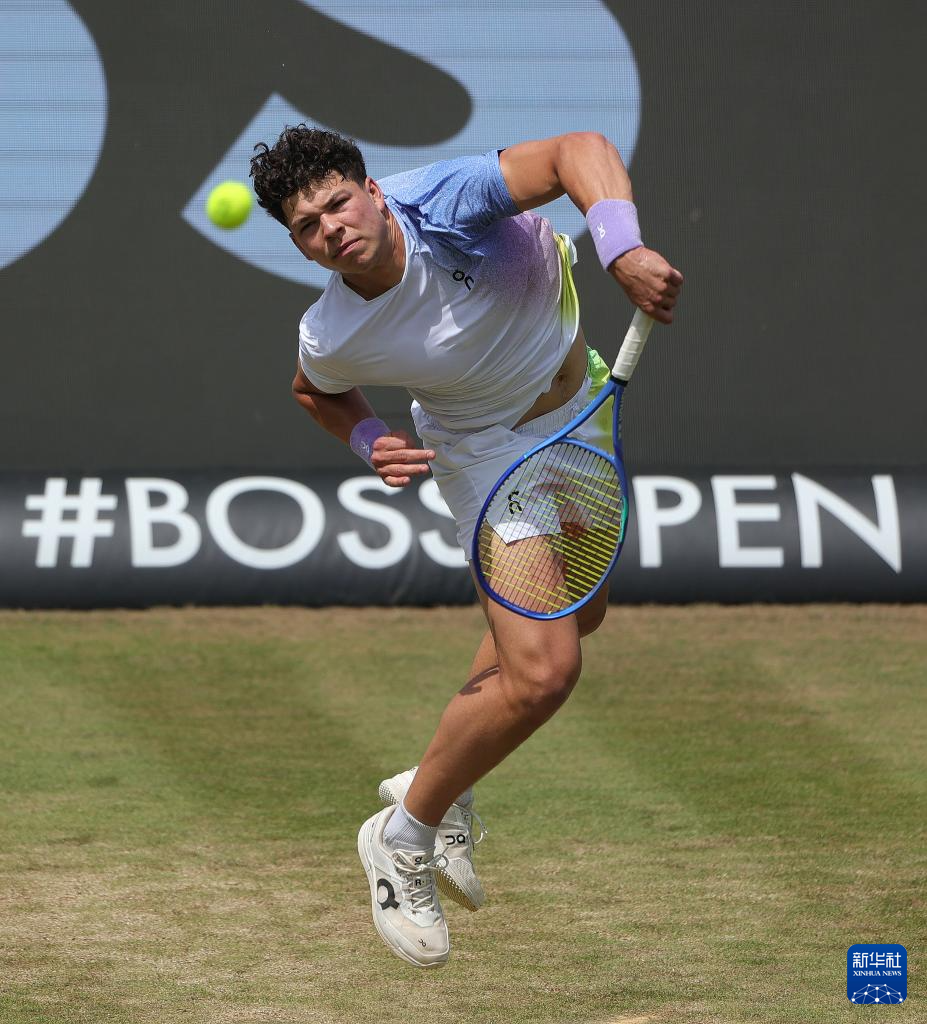 日本网球队翻盘美国网球队,兹维列夫制霸全场的简单介绍 日本网球队翻盘美国网球队,兹维列夫制霸全场的简单介绍