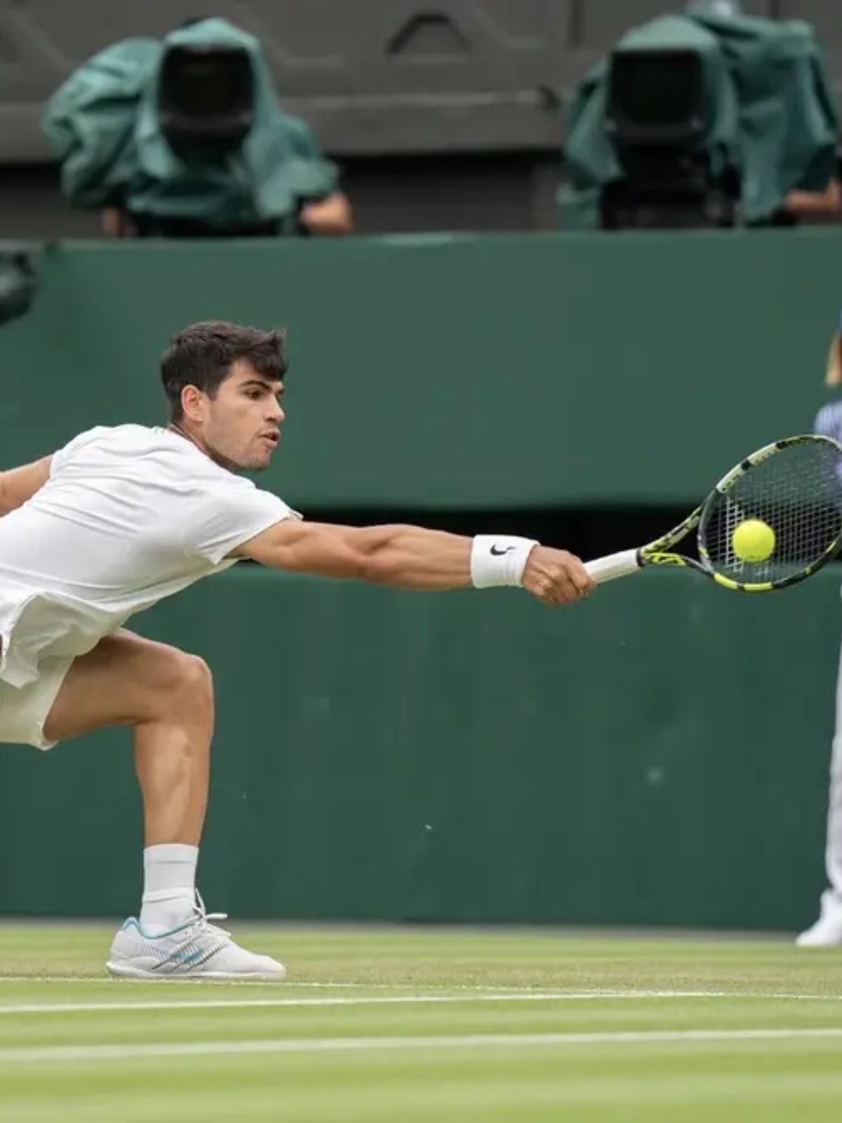 关于西班牙网球队血洗德国网球队,克耶高斯制霸全场的信息 关于西班牙网球队血洗德国网球队,克耶高斯制霸全场的信息