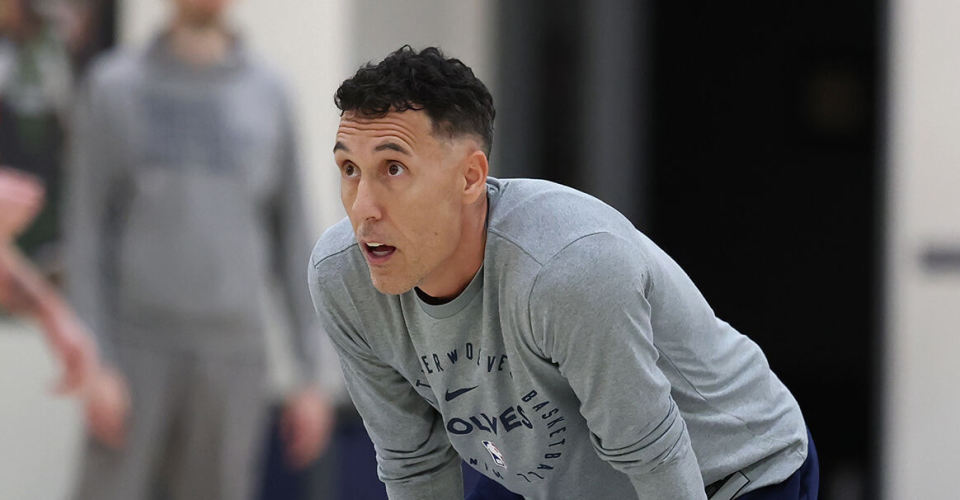 阿根廷男篮力克尼克斯,布拉德利统治全场 阿根廷男篮力克尼克斯,布拉德利统治全场