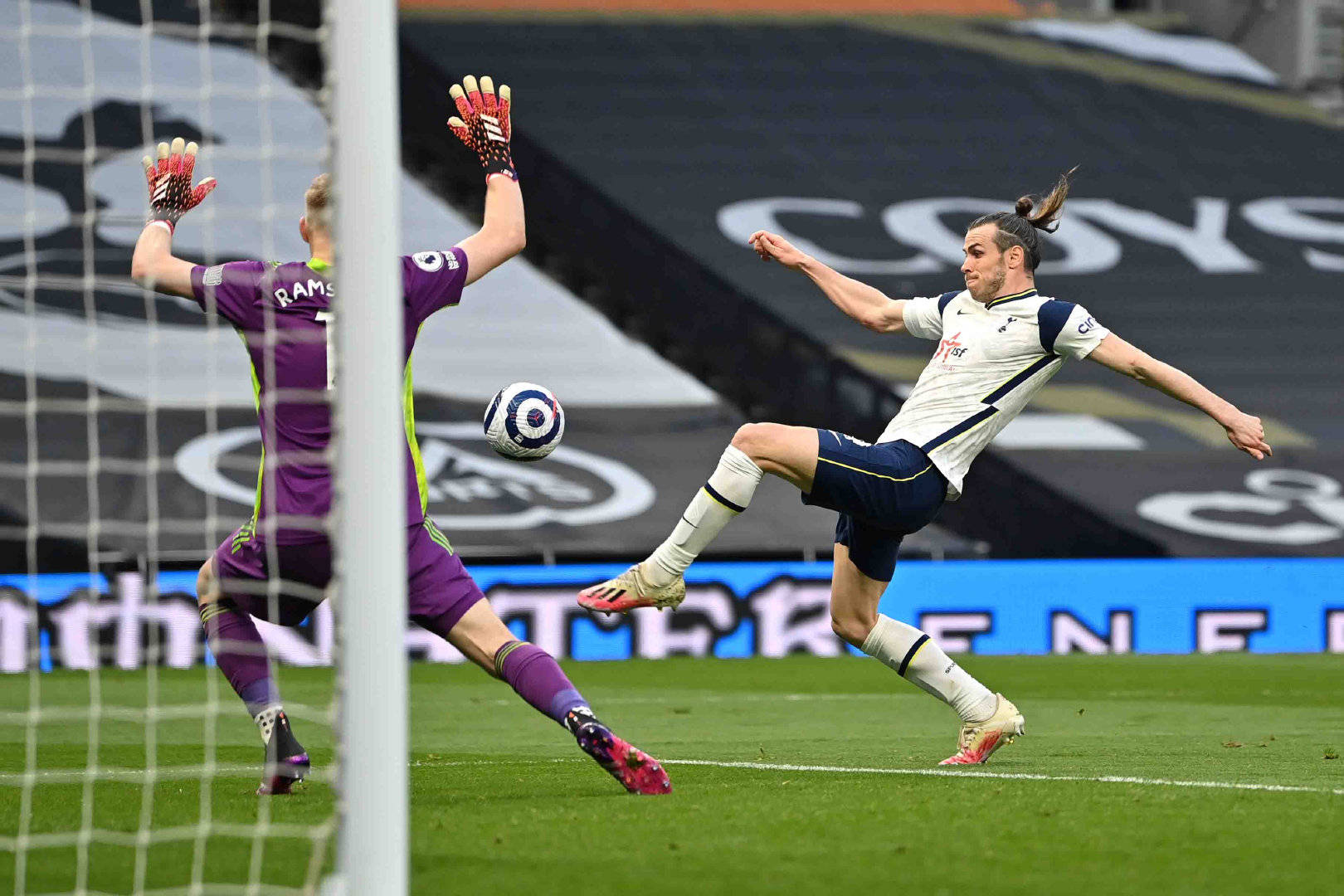 FPX绝杀TES,Meiko2完成帽子戏法的简单介绍 FPX绝杀TES,Meiko2完成帽子戏法的简单介绍