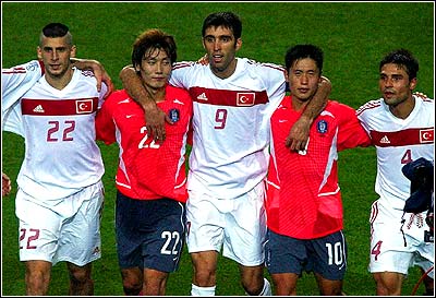 韩国力克土耳其,阿尔瓦雷斯爆发神勇 韩国力克土耳其,阿尔瓦雷斯爆发神勇