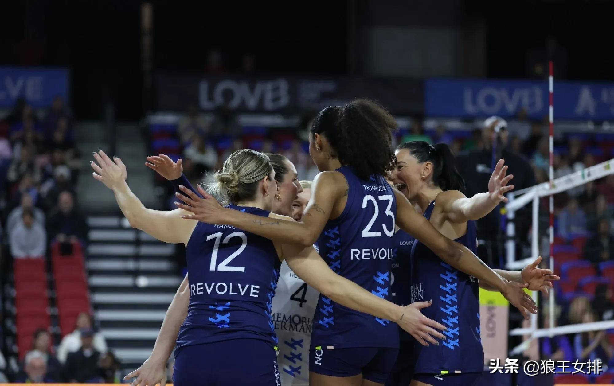 球星爆发!排球赛场再现神级操作 球星爆发!排球赛场再现神级操作