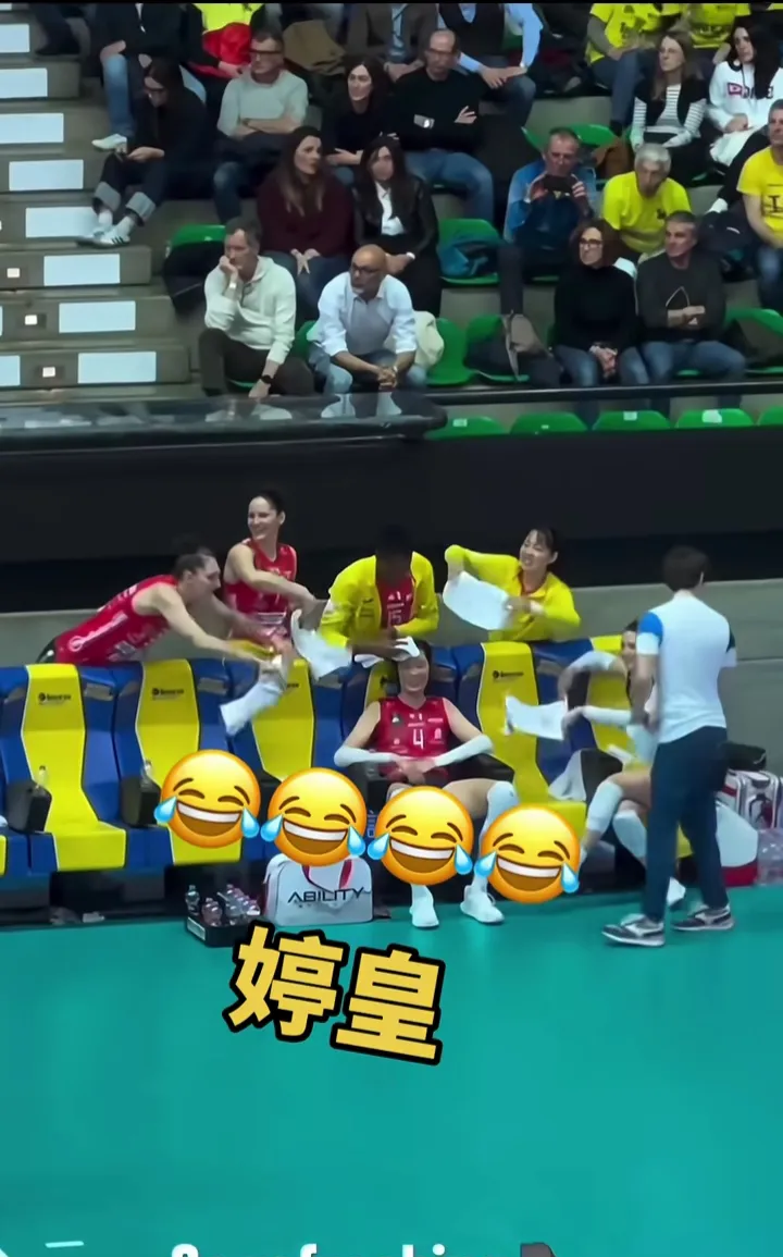 球星爆发!排球赛场再现神级操作 球星爆发!排球赛场再现神级操作