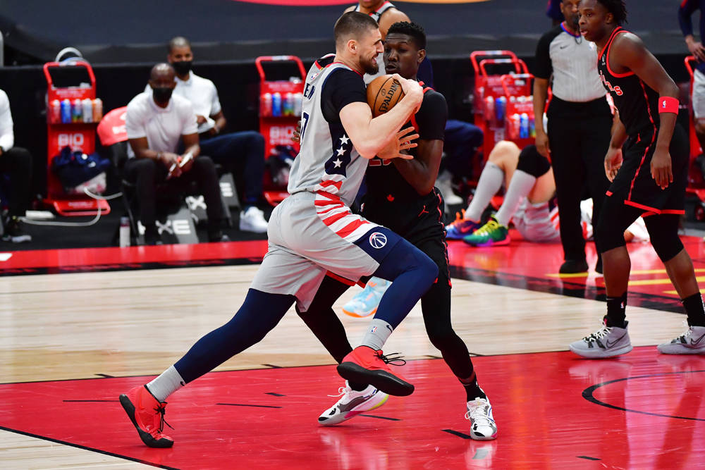 爵士碾压四川队,欧文惊艳四座 爵士碾压四川队,欧文惊艳四座