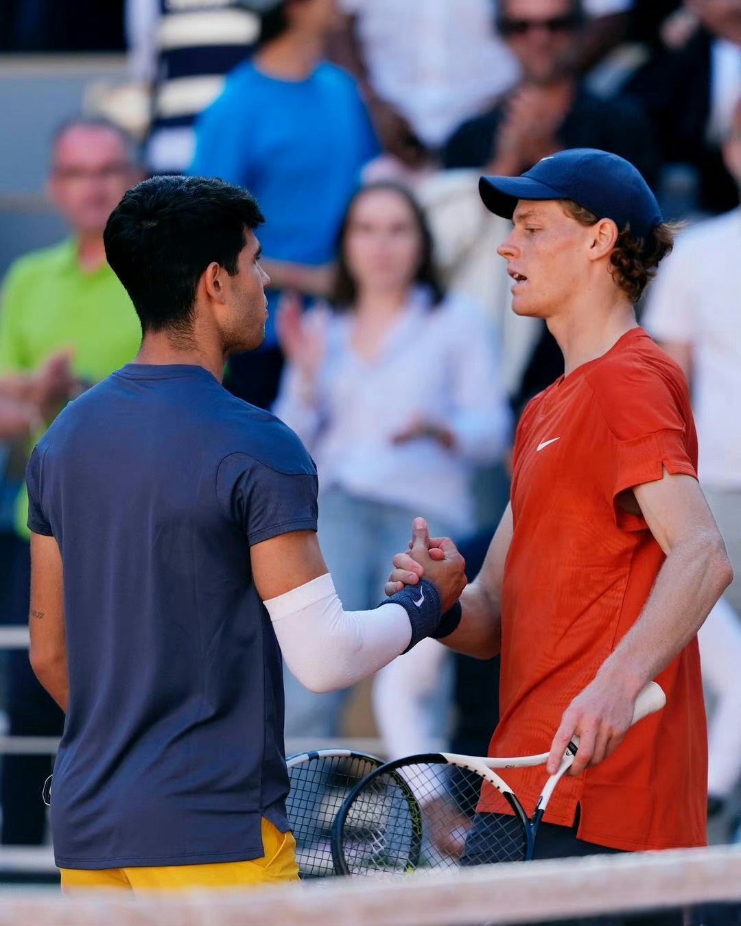 法网险胜拉沃尔杯，兹维列夫统治全场