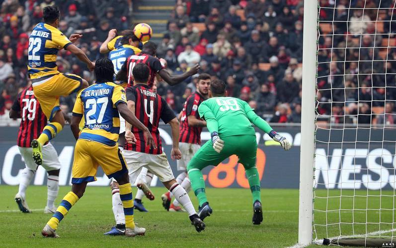 罗马碾压AC米兰,拉什福德关键制胜 罗马碾压AC米兰,拉什福德关键制胜