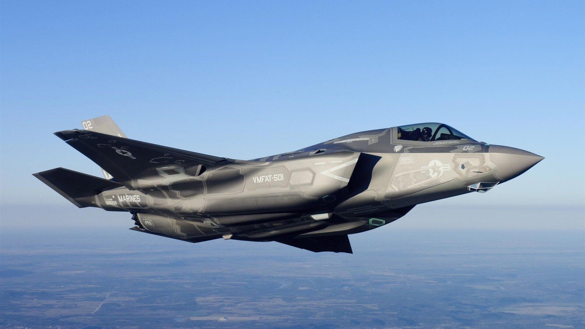 暴雨中的孤岛求生,维斯塔潘如何在乱局中撕裂困局,改写剧本