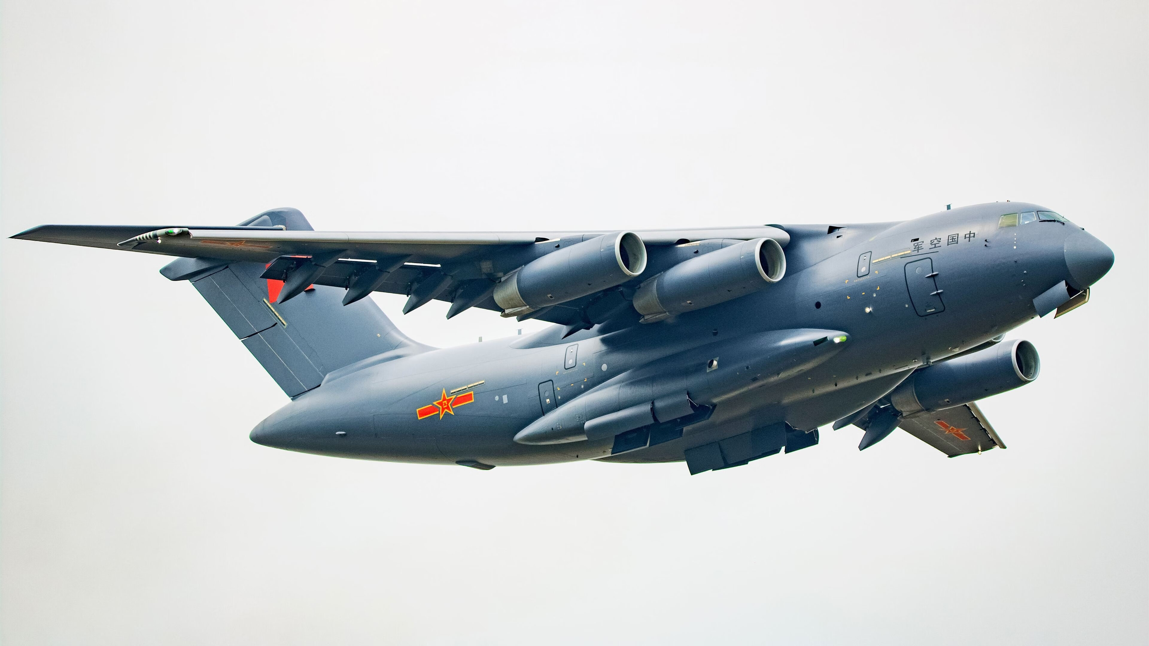 绿茵与街道,以接管之名,AC米兰关键战突围奥地利,德布劳内在F1虚拟赛道上的统治力