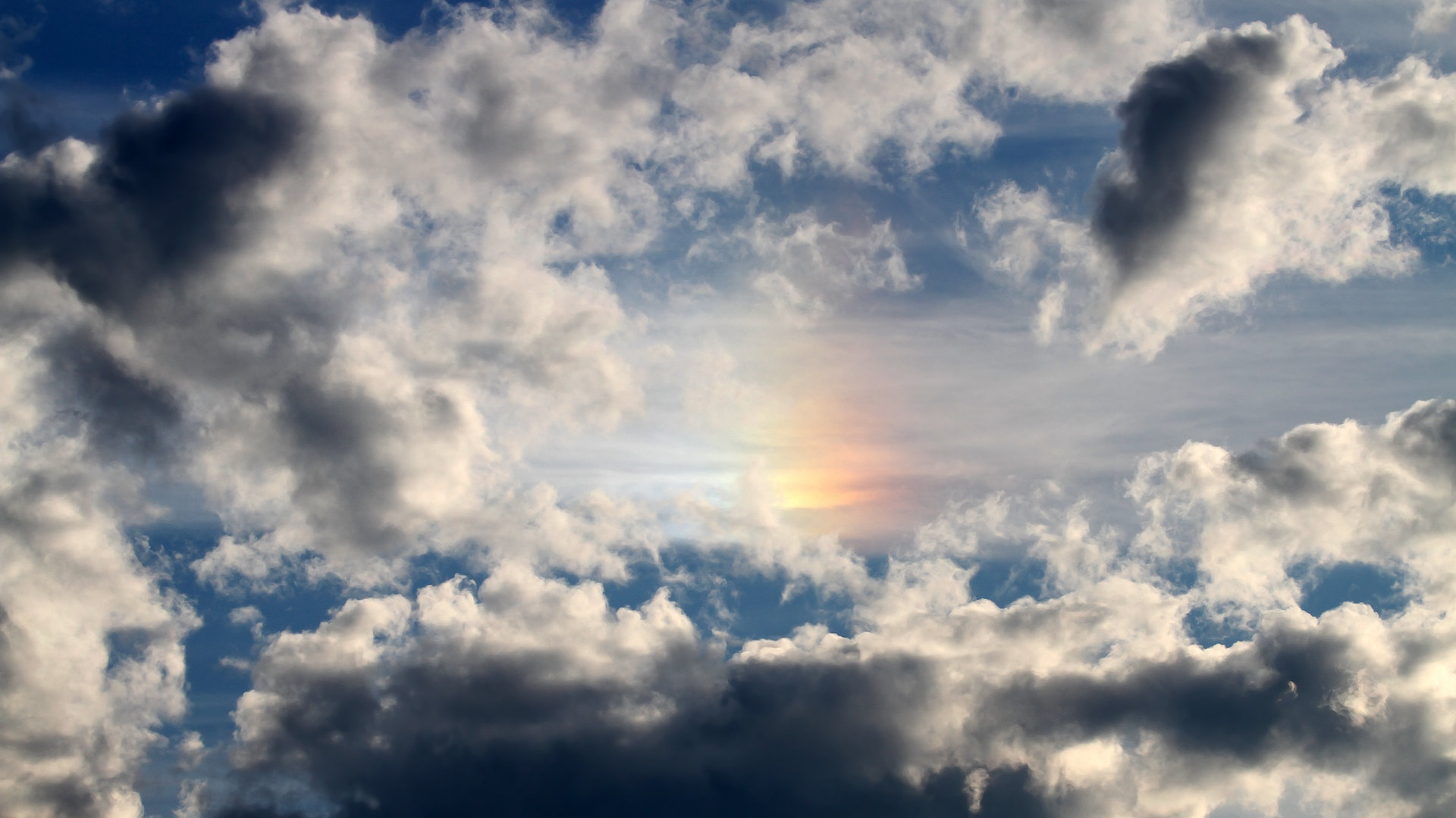 双重战场，唯一真理，喀麦隆的绝境反击与C罗的赛道征服