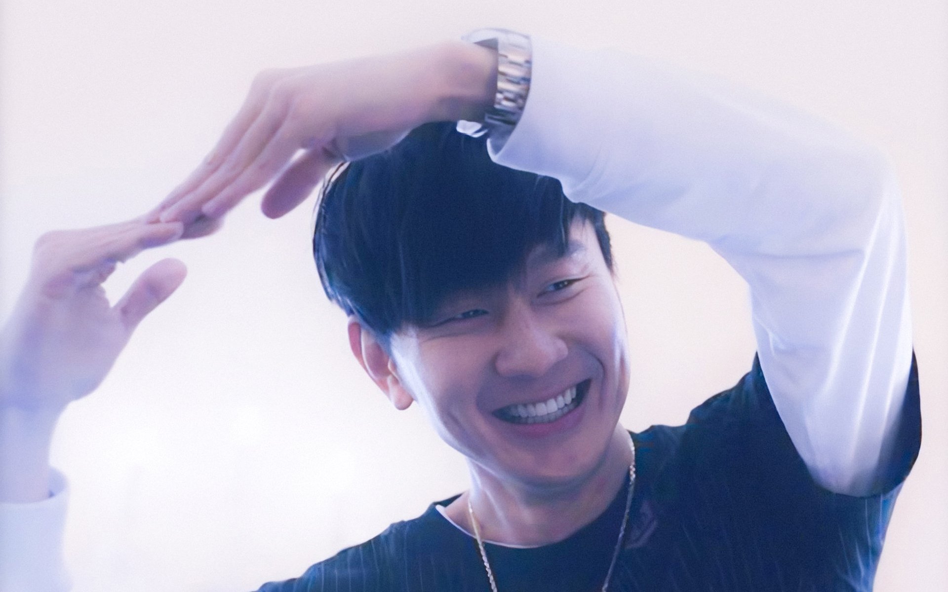 当利拉德点燃密尔沃基的夜，天山风暴正穿过太平洋