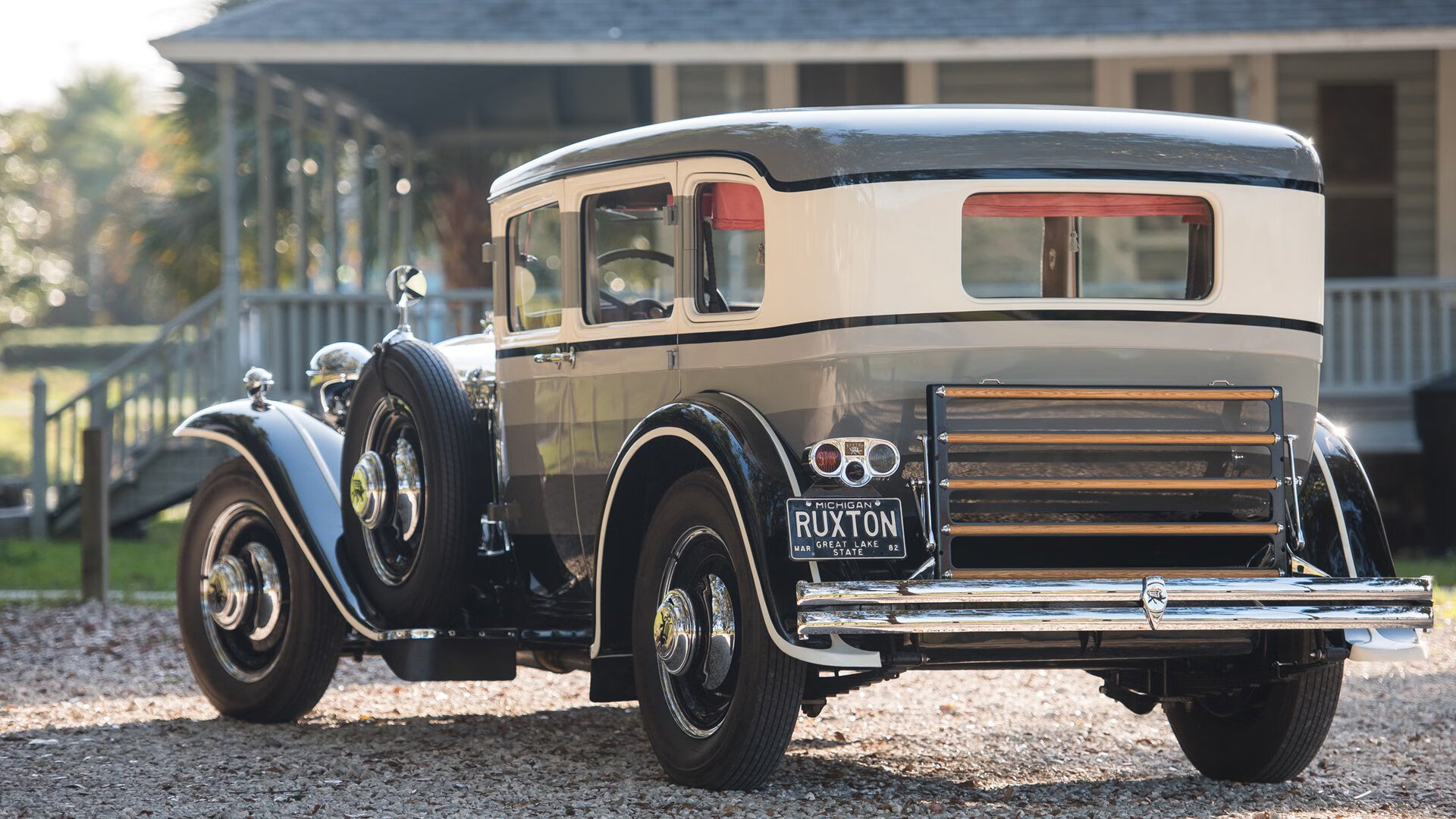 跨界战神，当拜仁统治绿茵时，德布劳内用方向盘接管了巴林赛道